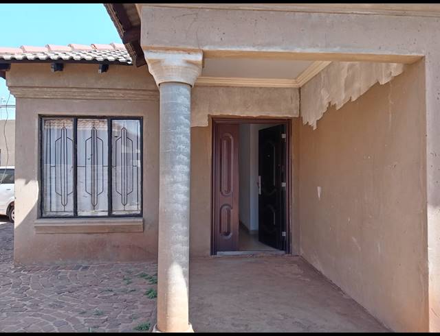 2 BEDROOM FREEHOLD FOR SALE IN VOSLOORUS